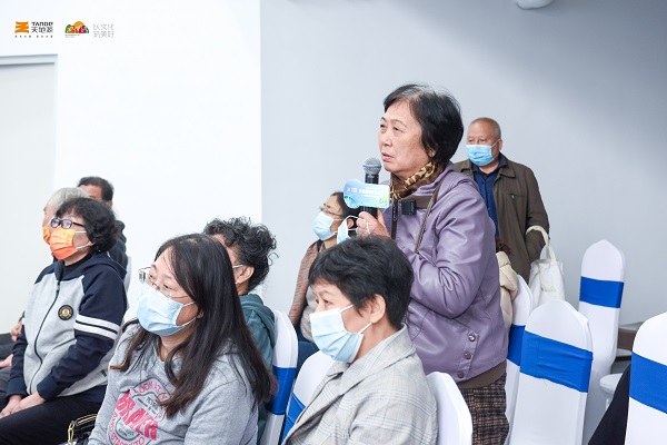 業主踴躍提問.jpg